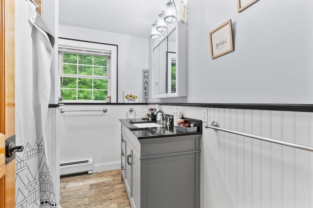 706 Conant Rd, Royalston MA 01331-9453 exterior