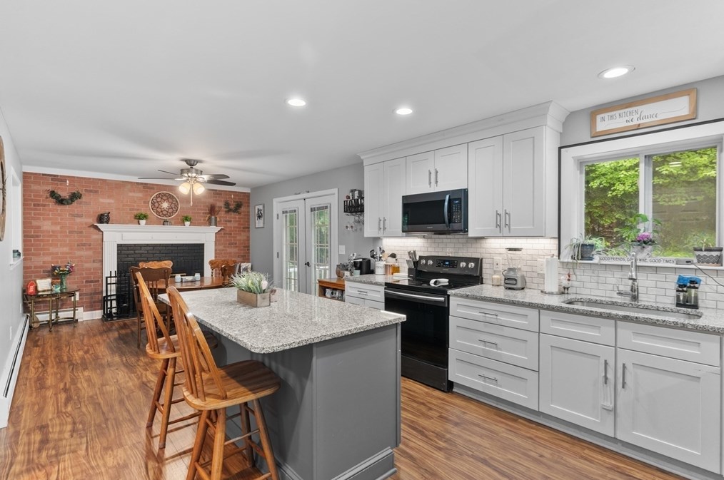 706 Conant Rd, Royalston MA 01331-9453 exterior