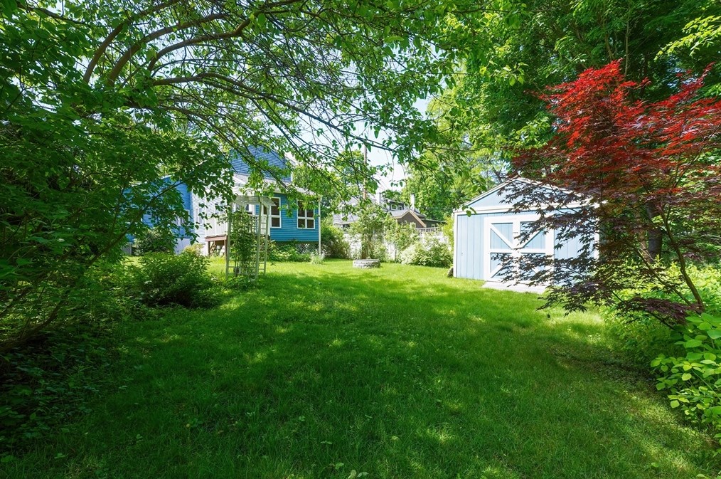 456 Gleasondale Rd, Stow MA  01775-1437 exterior