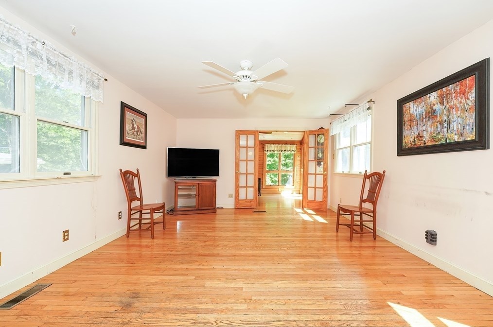 456 Gleasondale Rd, Stow MA  01775-1437 exterior