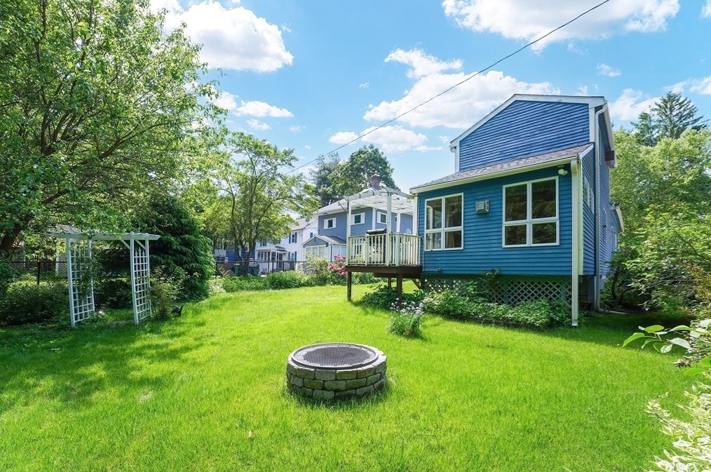 456 Gleasondale Rd, Stow MA  01775-1437 exterior