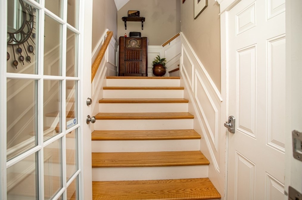 9 Warren Ave, Seekonk MA 02771-3814 exterior