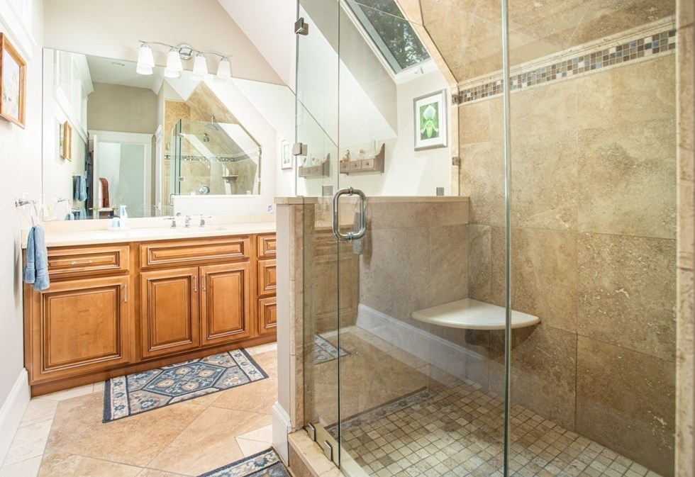 9 Warren Ave, Seekonk MA 02771-3814 exterior