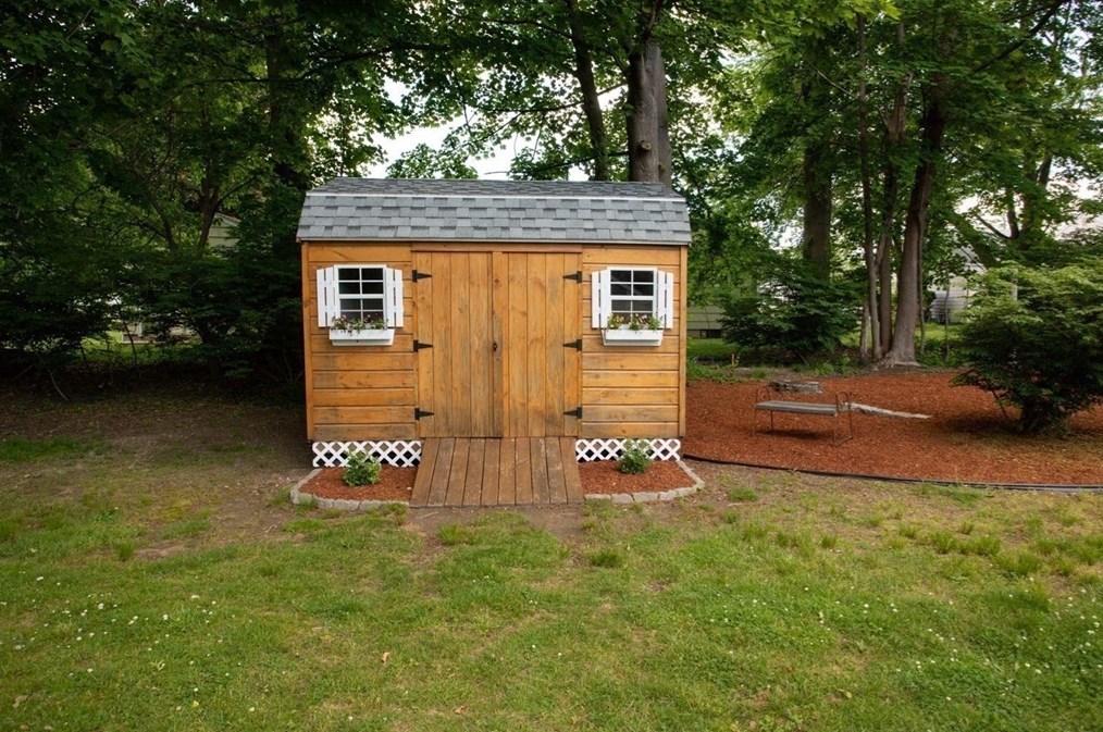 9 Warren Ave, Seekonk MA 02771-3814 exterior