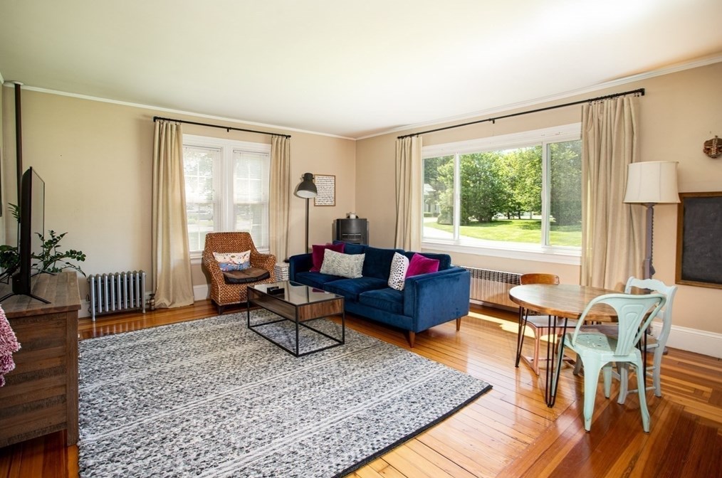 9 Warren Ave, Seekonk MA 02771-3814 exterior