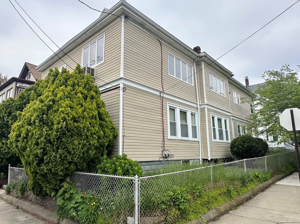 228 School St, Somerville MA  02145-3824 exterior