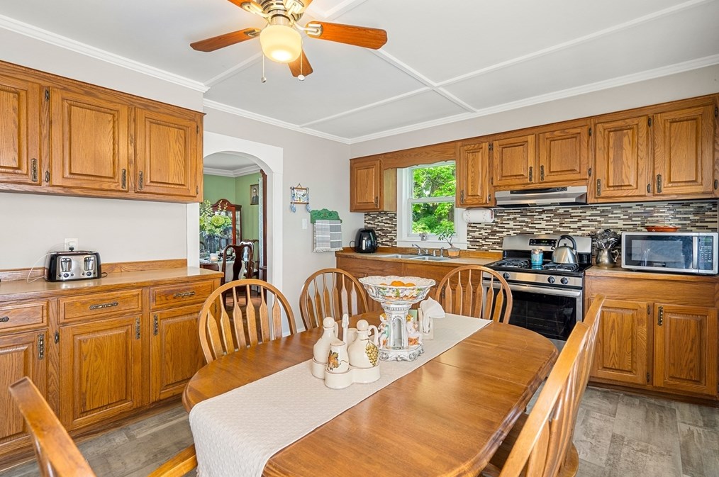 16 16 Ave, Haverhill MA 01830-2618 exterior