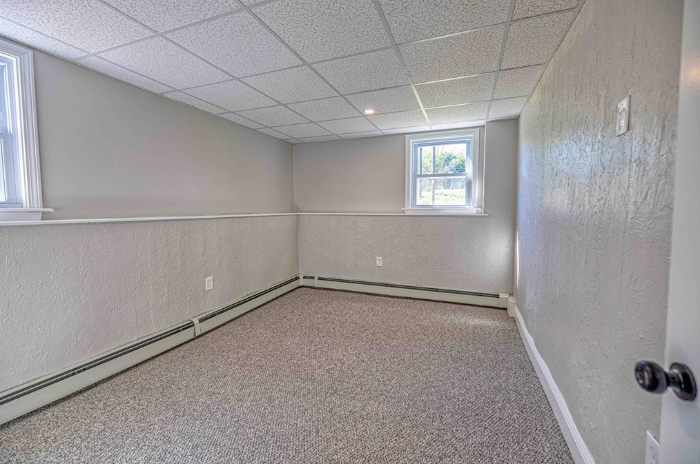 397 High St, Whitman MA 02382-1121 exterior