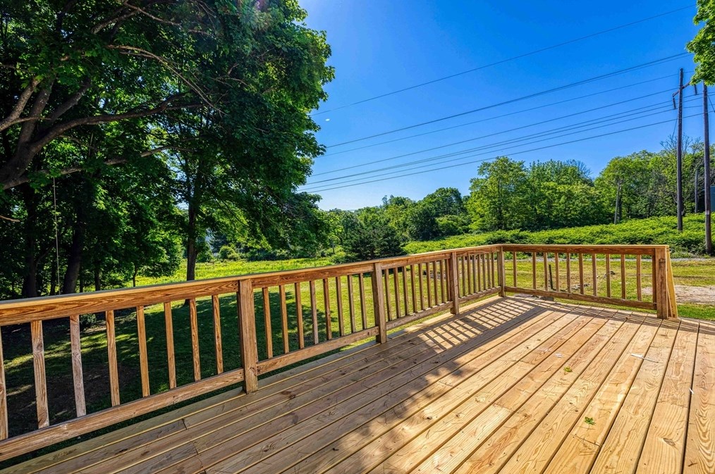 397 High St, Whitman MA 02382-1121 exterior