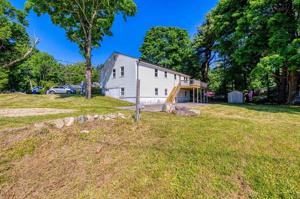 397 High St, Whitman MA 02382-1121 exterior