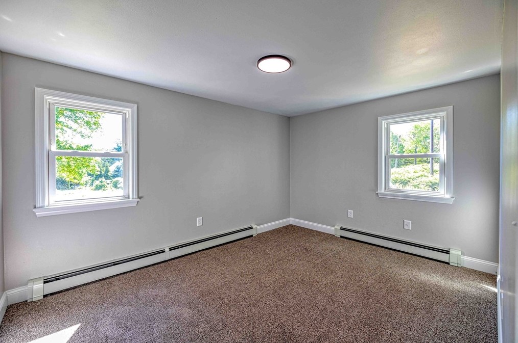 397 High St, Whitman MA 02382-1121 exterior