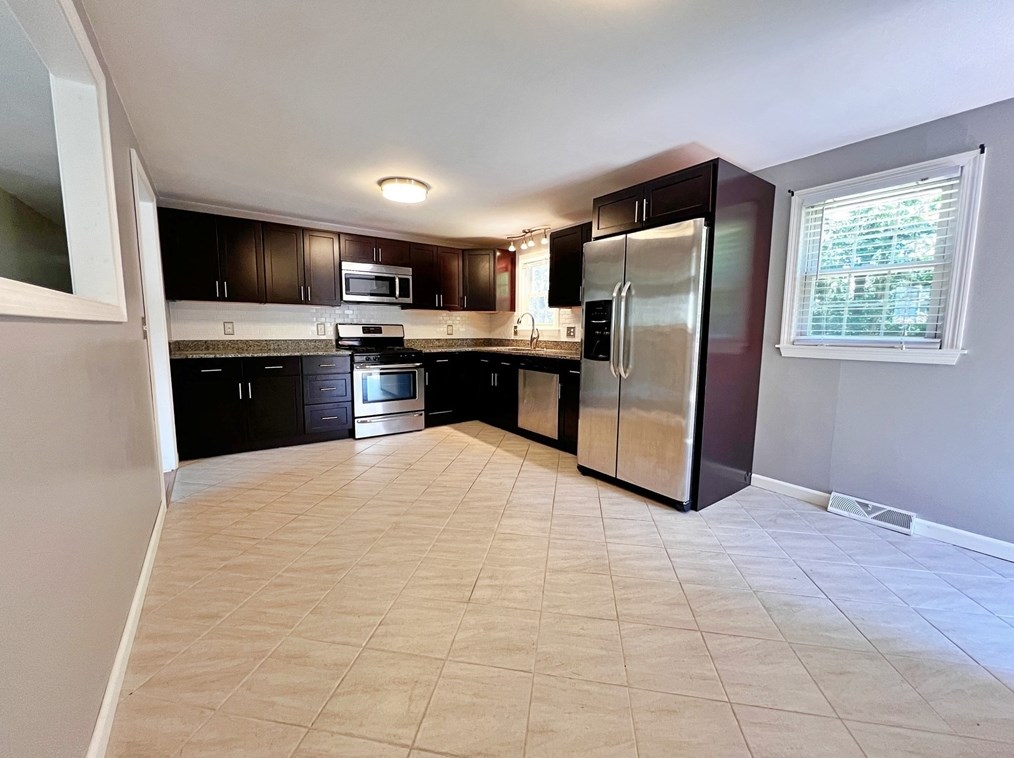 119 Bairdcrest Rd, Springfield MA  01118-1754 exterior