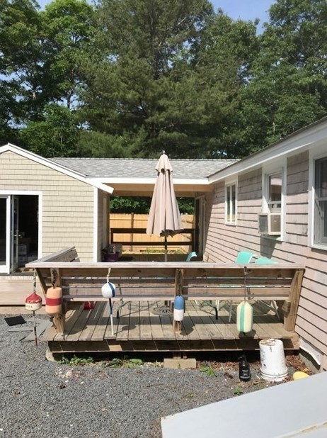 23 Highview Ave, Mashpee MA 02649-4300 exterior