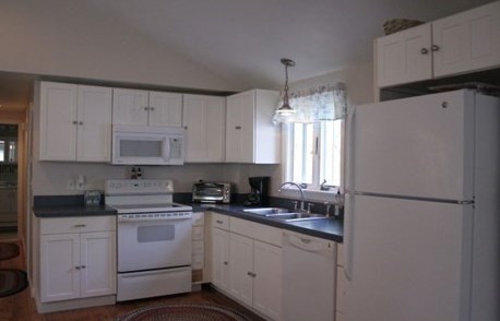 23 Highview Ave, Mashpee MA 02649-4300 exterior