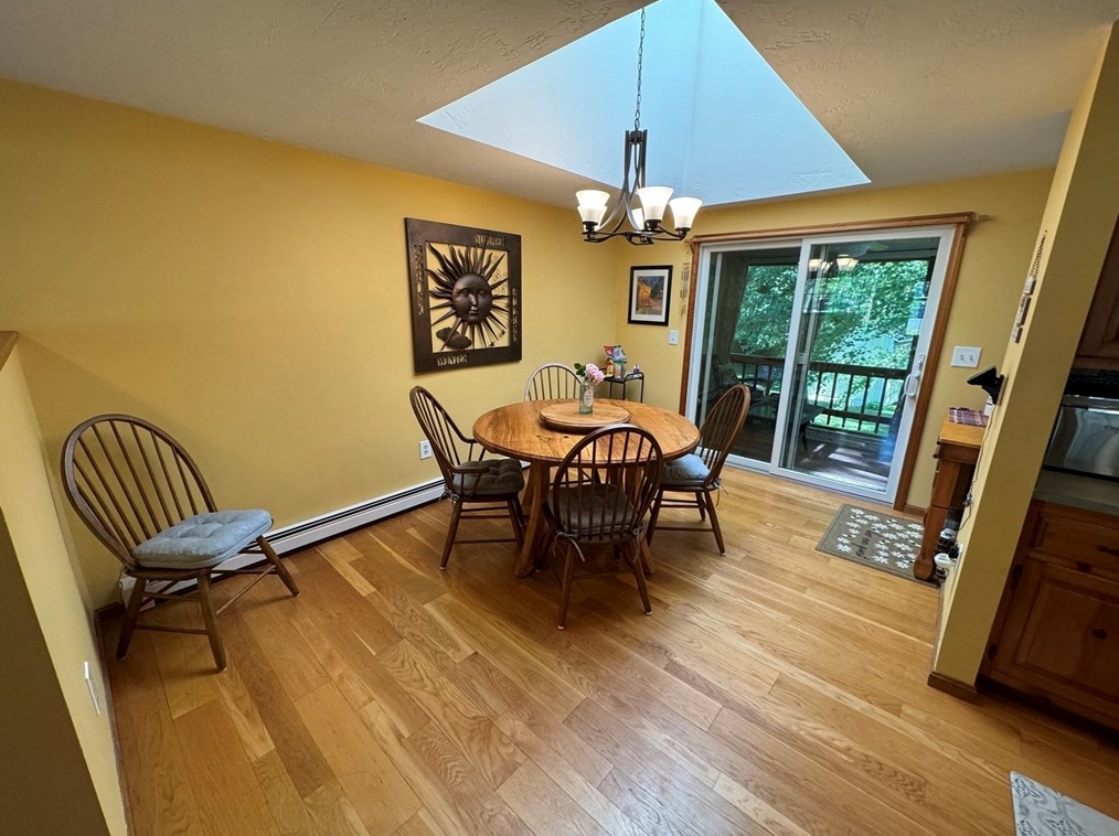 4 Longobardi Dr, Franklin MA exterior