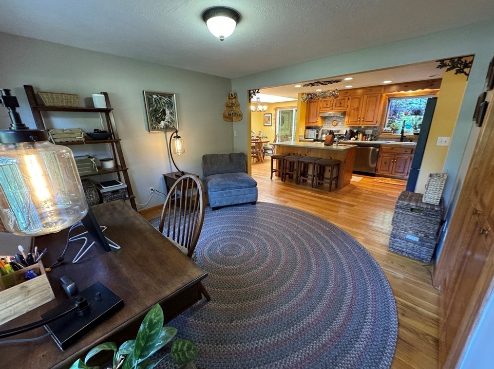 4 Longobardi Dr, Franklin MA exterior