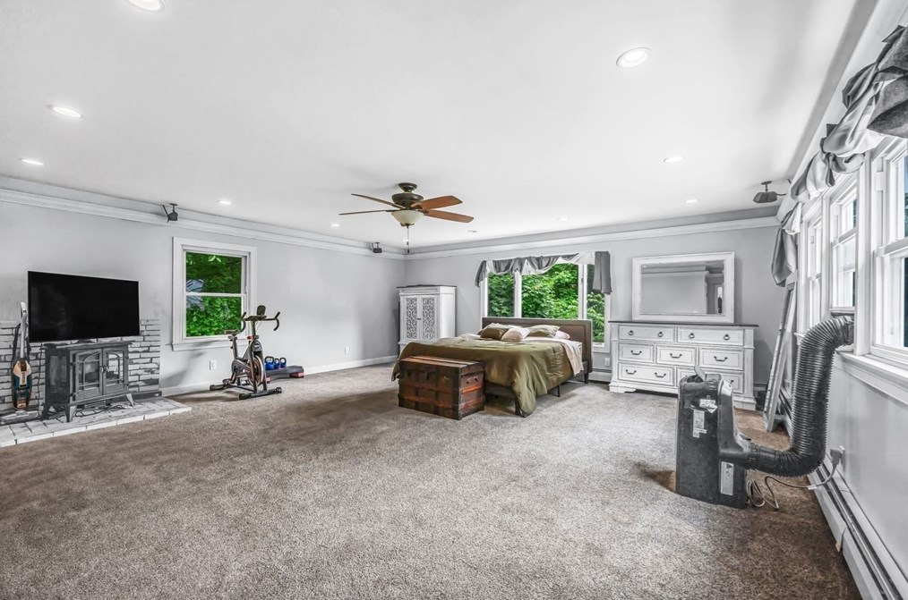 23 Reynolds Ave, Monson MA  01057-1412 exterior