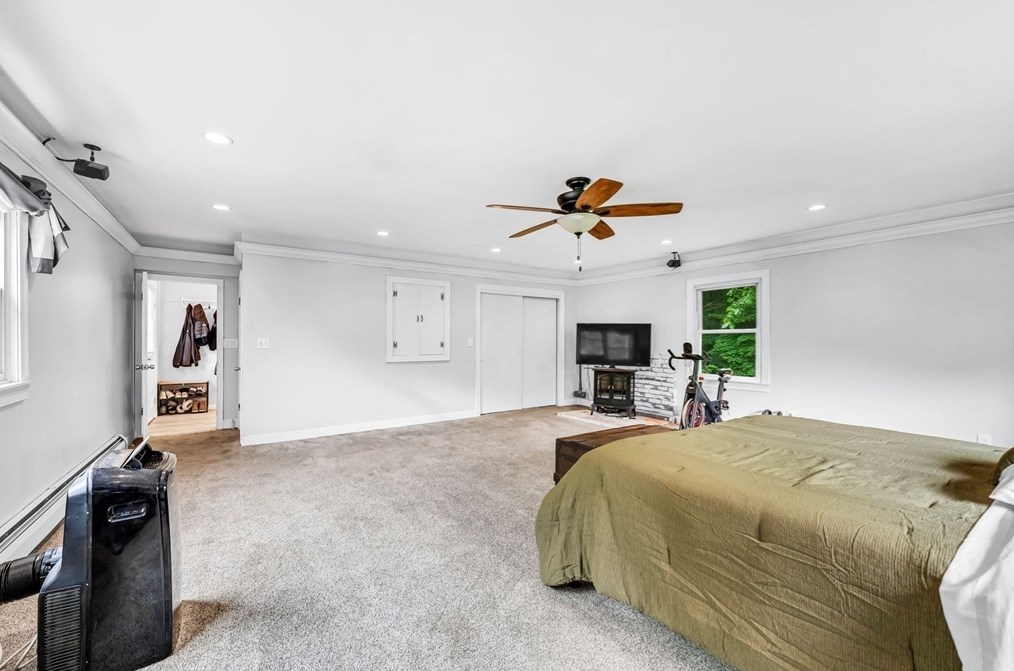 23 Reynolds Ave, Monson MA  01057-1412 exterior