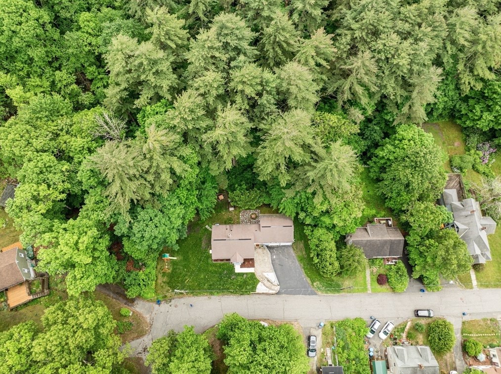 23 Reynolds Ave, Monson MA  01057-1412 exterior