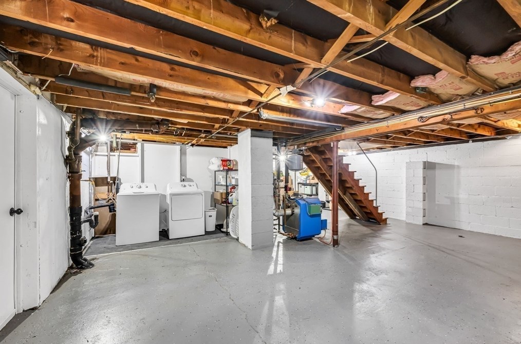 23 Reynolds Ave, Monson MA  01057-1412 exterior