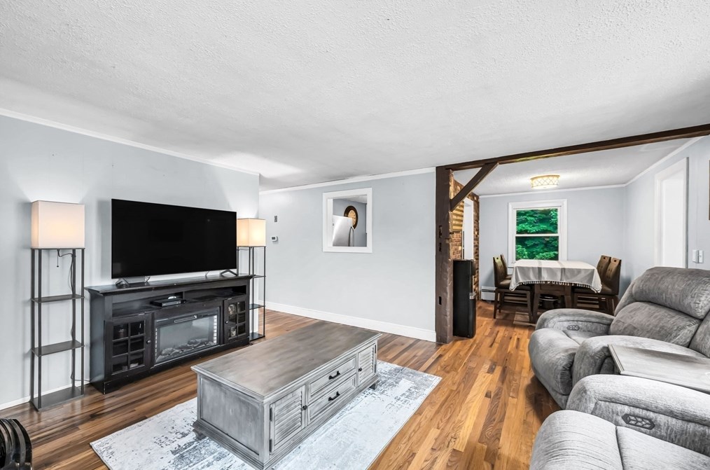 23 Reynolds Ave, Monson MA  01057-1412 exterior