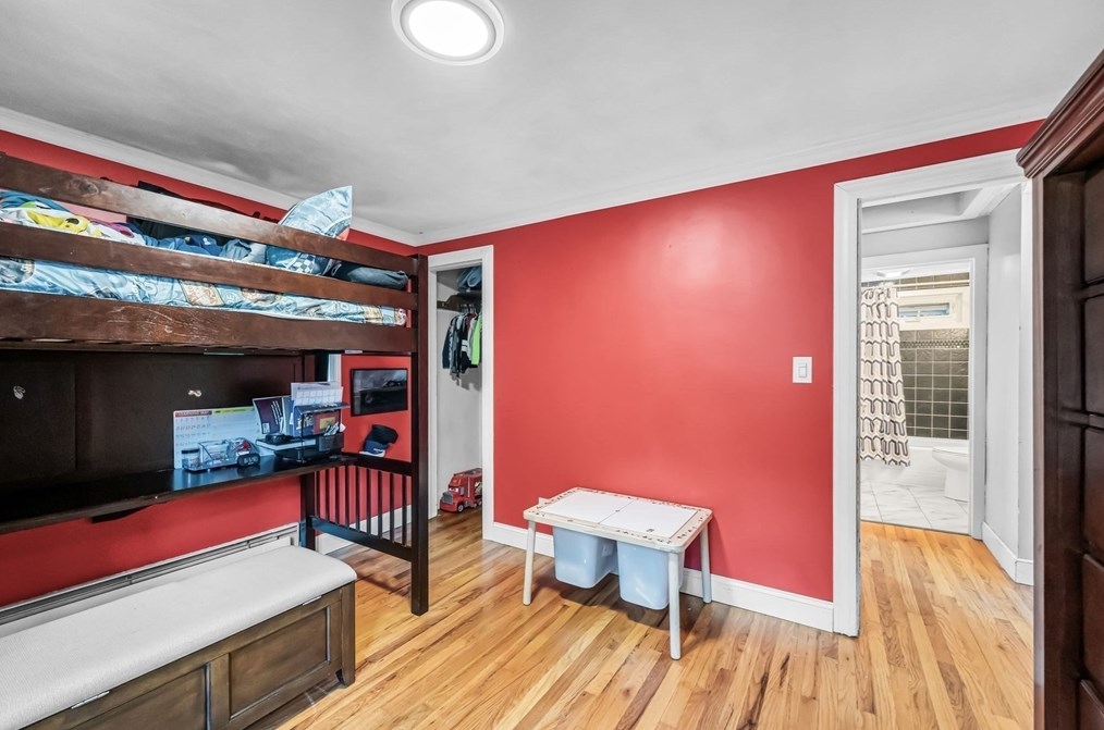 23 Reynolds Ave, Monson MA  01057-1412 exterior