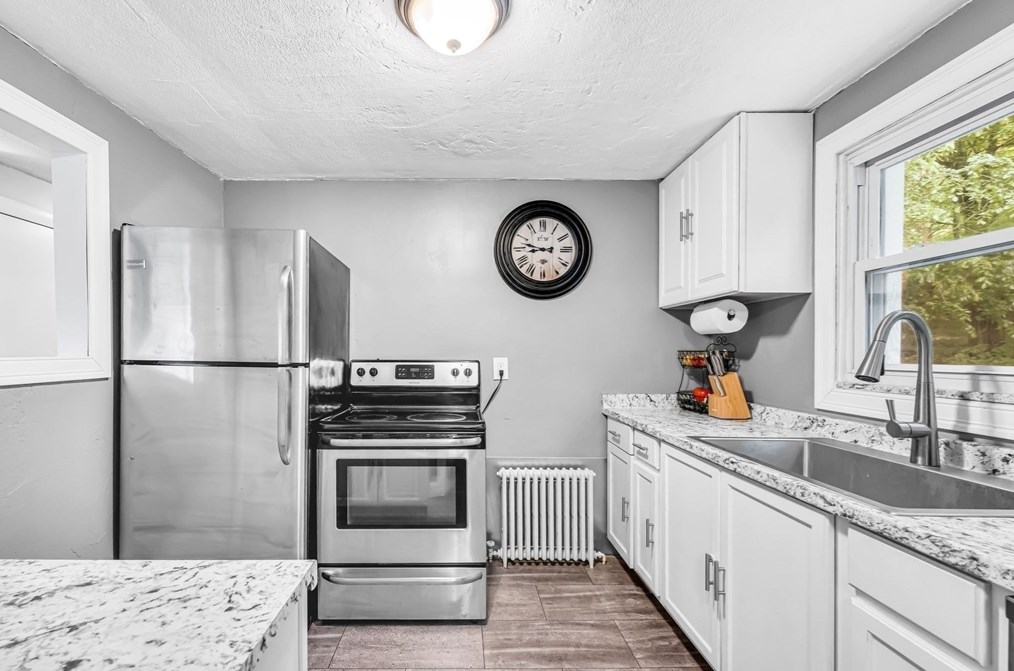 23 Reynolds Ave, Monson MA  01057-1412 exterior