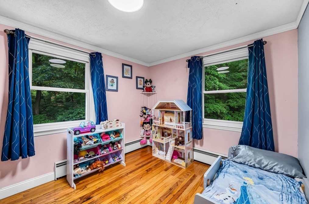 23 Reynolds Ave, Monson MA  01057-1412 exterior