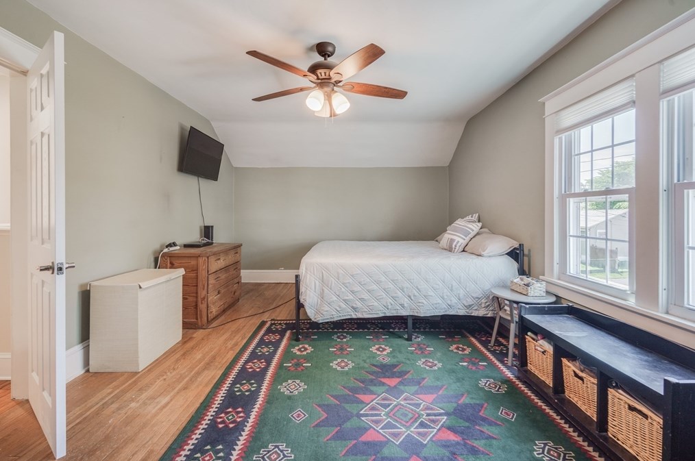 100 Lawndale St, Chicopee MA 01013-2105 exterior