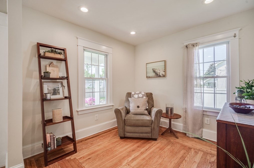 100 Lawndale St, Chicopee MA 01013-2105 exterior