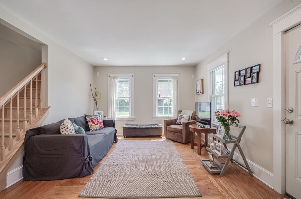 100 Lawndale St, Chicopee MA 01013-2105 exterior