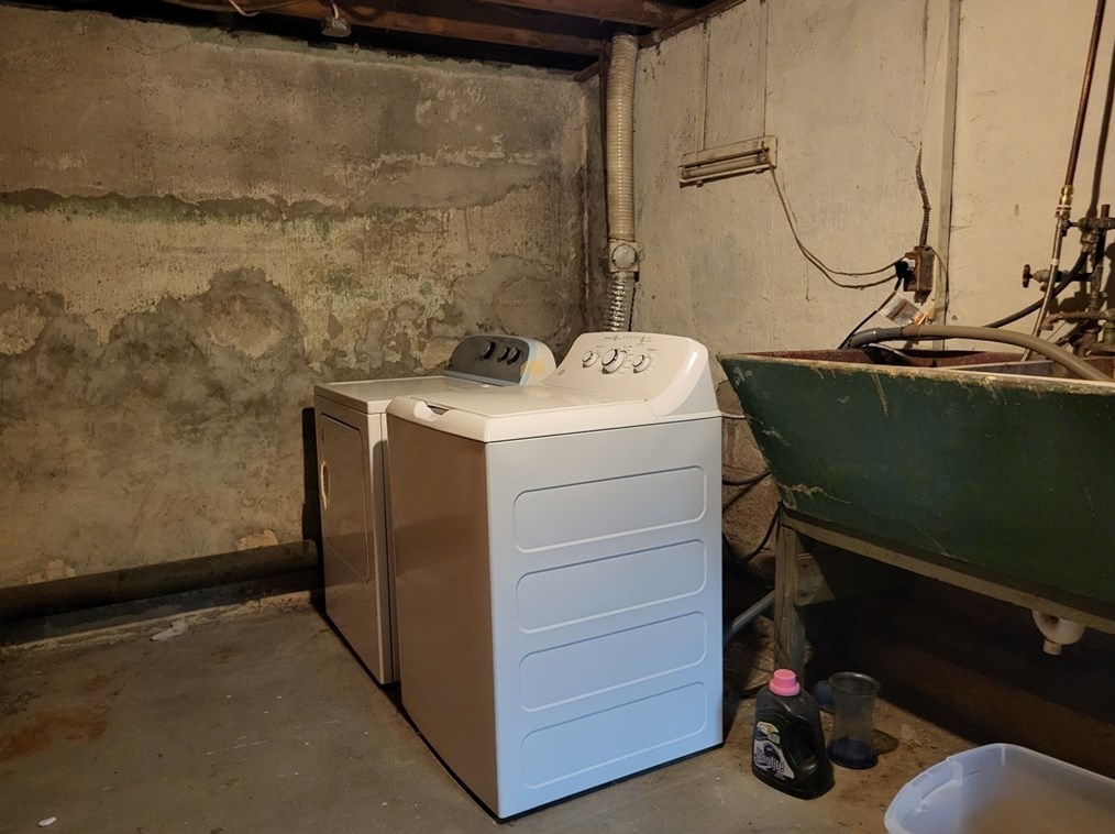 54 Colby Ave, Worcester MA 01605-2207 exterior