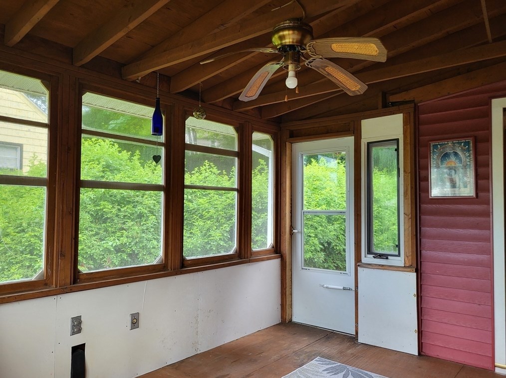 54 Colby Ave, Worcester MA 01605-2207 exterior