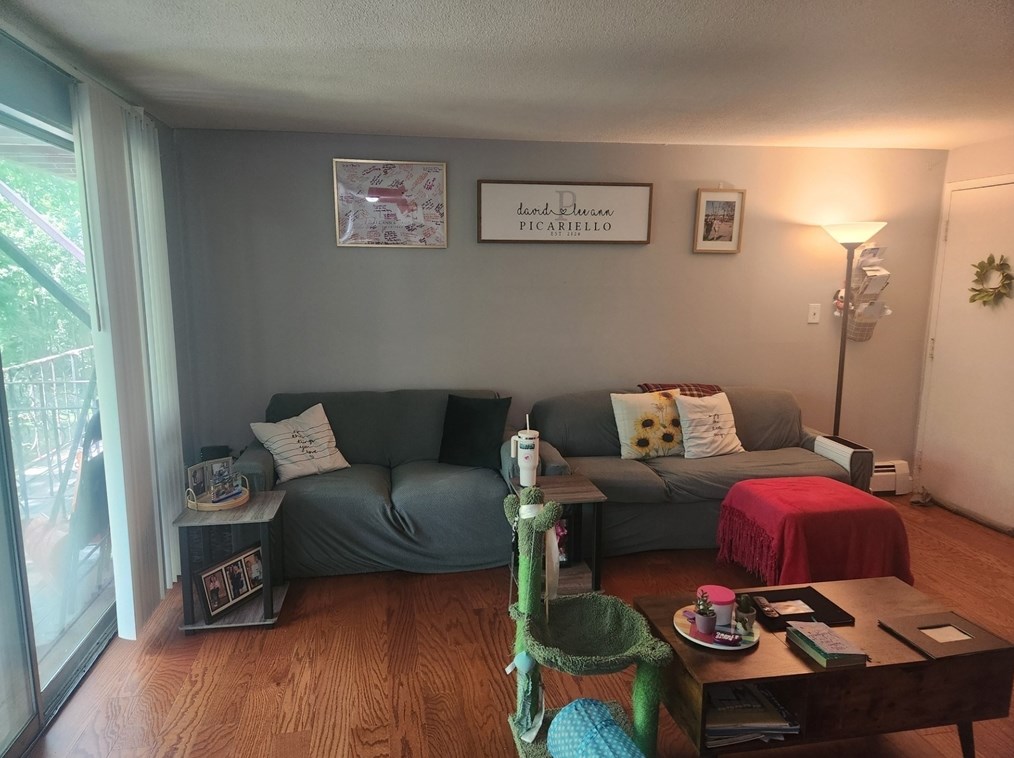 70 Farrwood Ave, North Andover MA 01845-4422 exterior