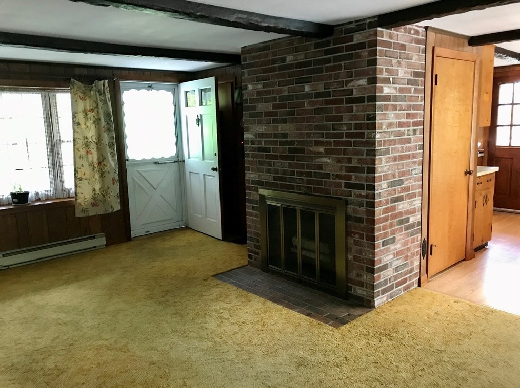 24 Cayuga Ave, Mashpee MA 02649-4936 exterior