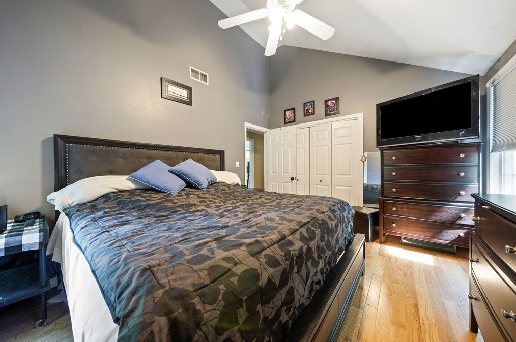 17 Edward Dr, Whitman MA 02382-1660 exterior