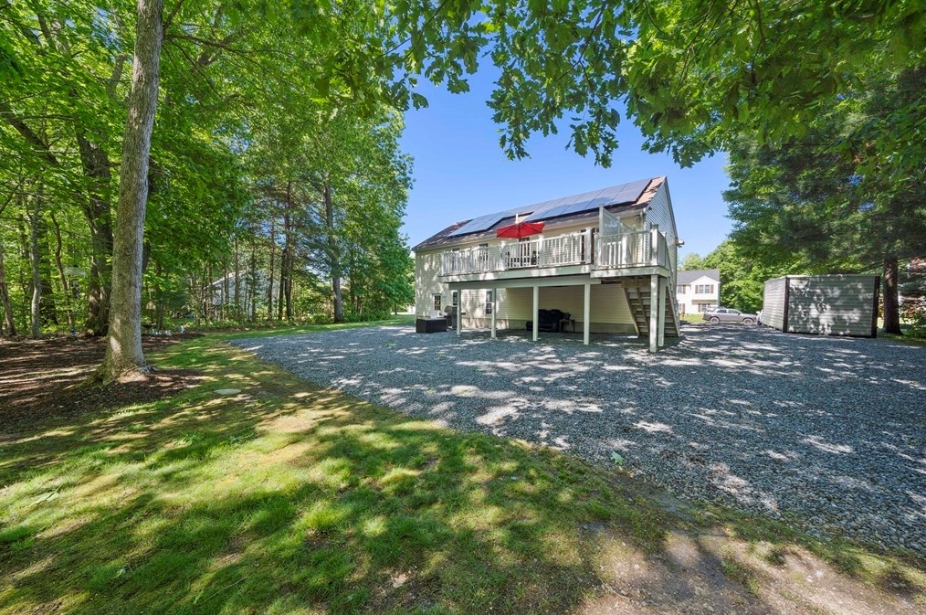 17 Edward Dr, Whitman MA 02382-1660 exterior