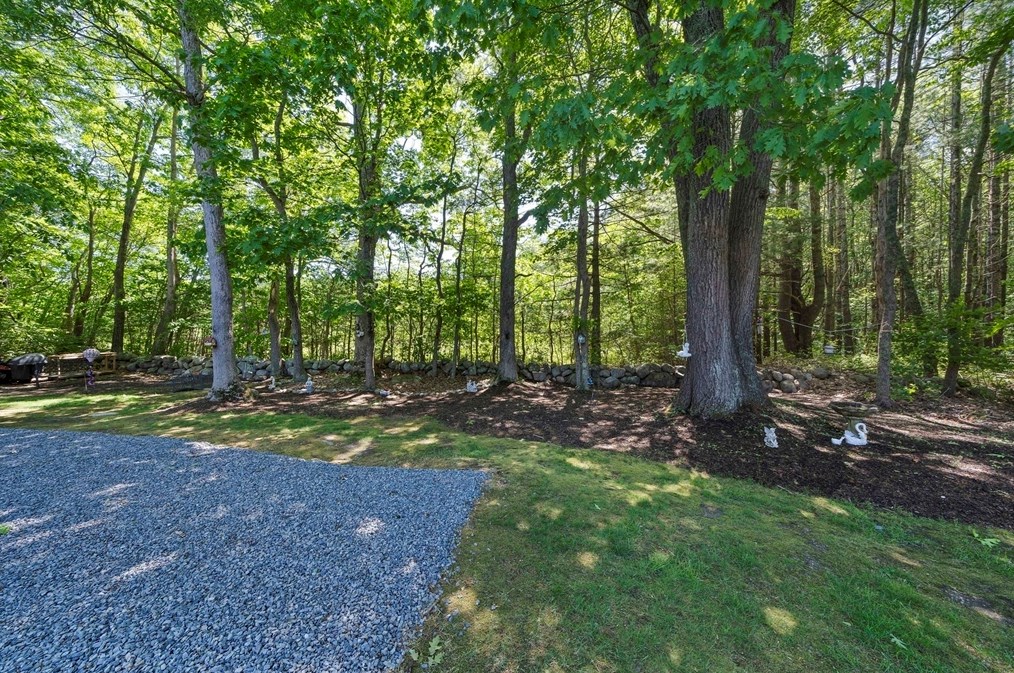 17 Edward Dr, Whitman MA 02382-1660 exterior