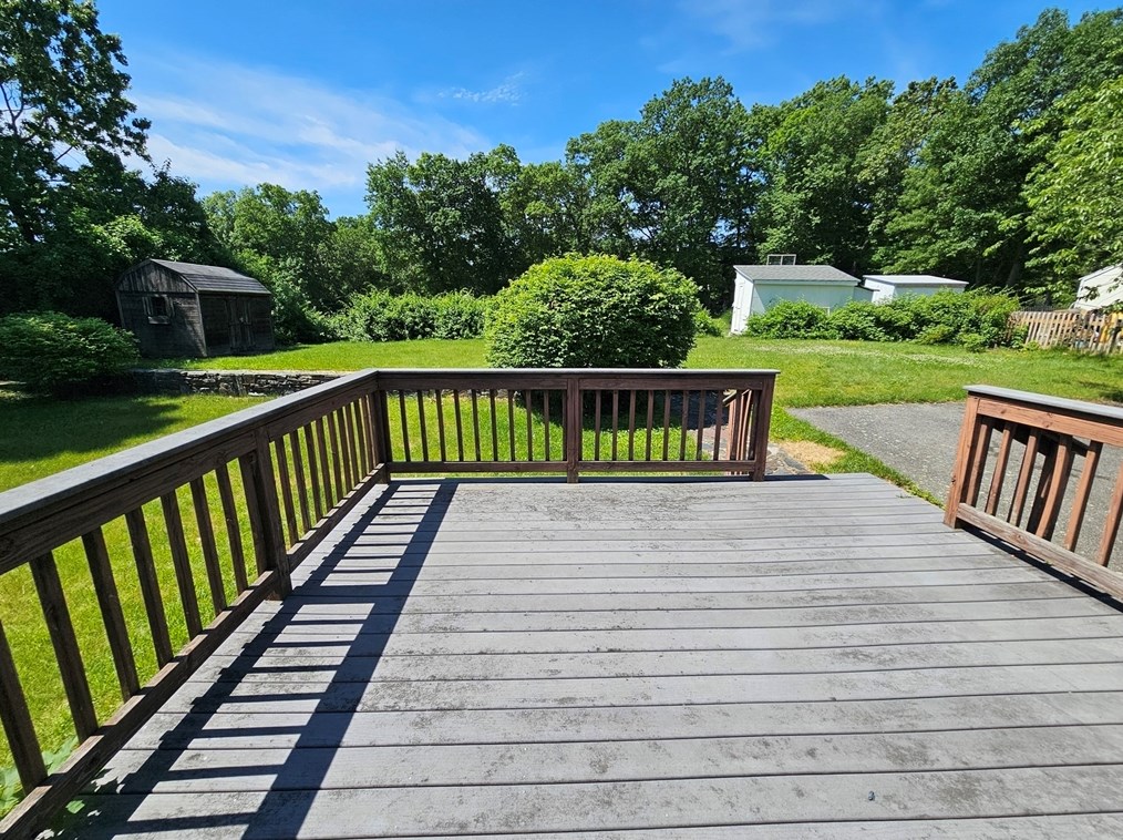 2 Meadowbrook Rd, Hudson MA 01749-1920 exterior