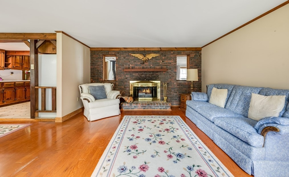 261 Asbury St, Hamilton MA 01982-1842 exterior