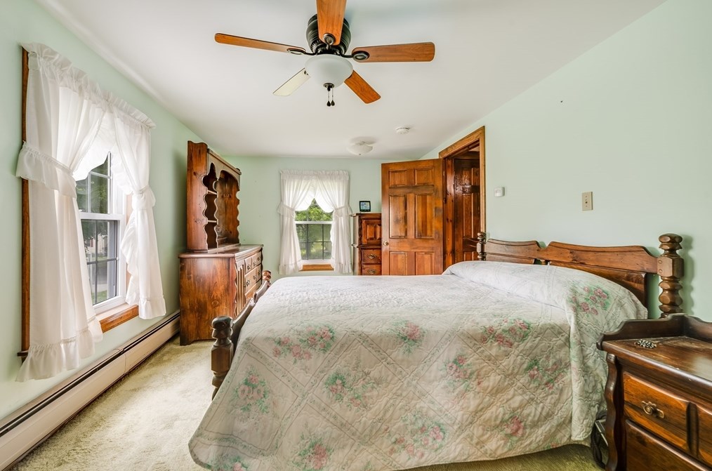 261 Asbury St, Hamilton MA 01982-1842 exterior