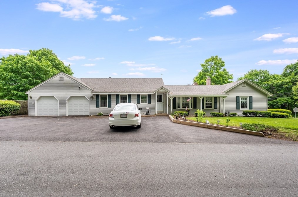 261 Asbury St, Hamilton MA 01982-1842 exterior