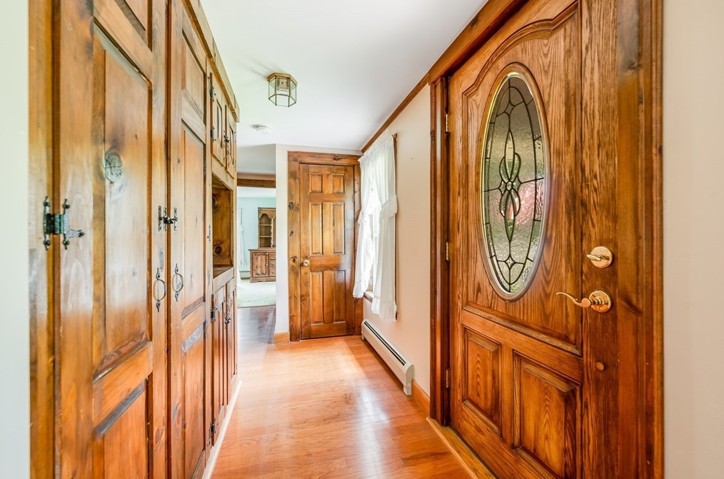 261 Asbury St, Hamilton MA 01982-1842 exterior