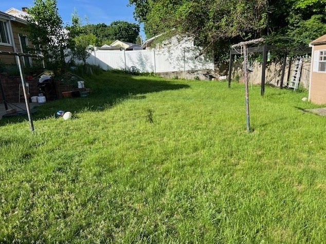 151 Bunker Hl Ave, Lowell MA 01850-1903 exterior