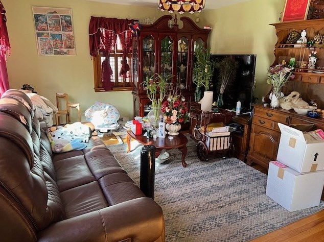 151 Bunker Hl Ave, Lowell MA 01850-1903 exterior