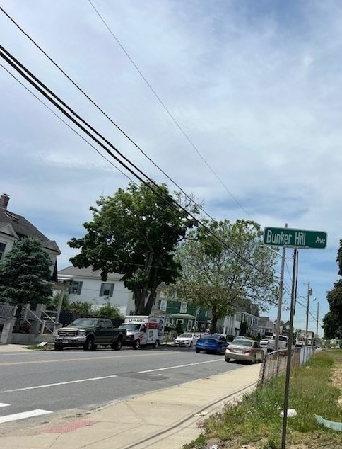 151 Bunker Hl Ave, Lowell MA 01850-1903 exterior