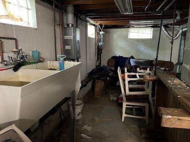 151 Bunker Hl Ave, Lowell MA 01850-1903 exterior