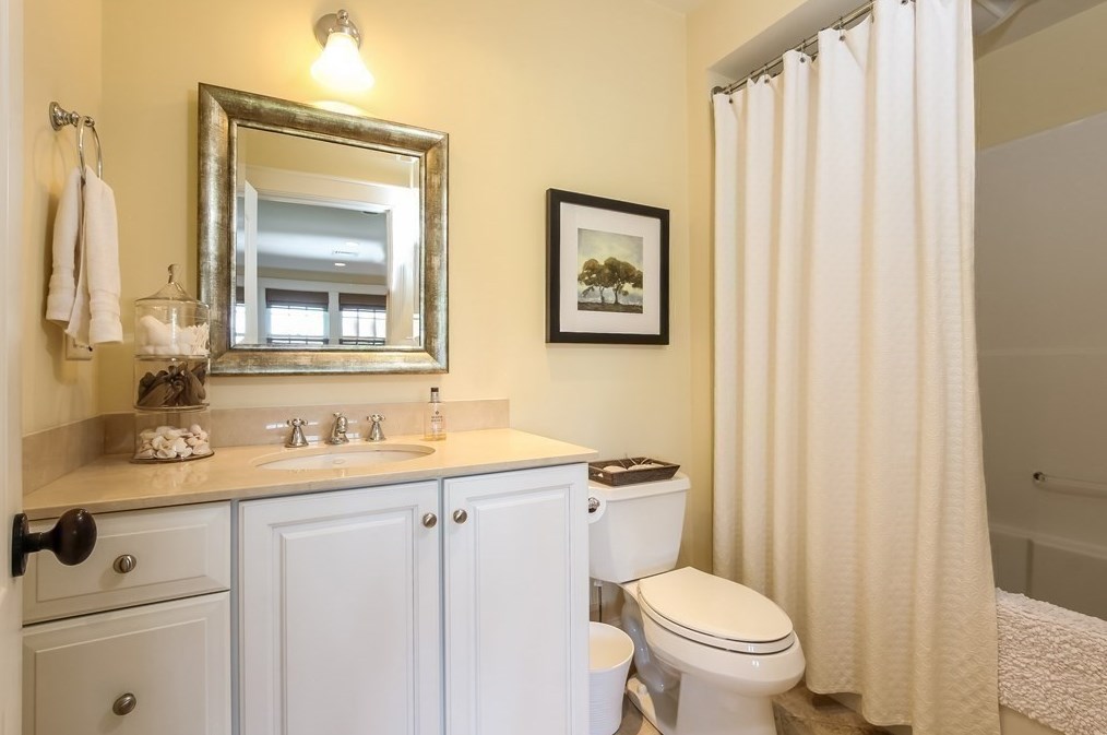 39 Seaview Ter, Chatham MA 02633-2334 exterior