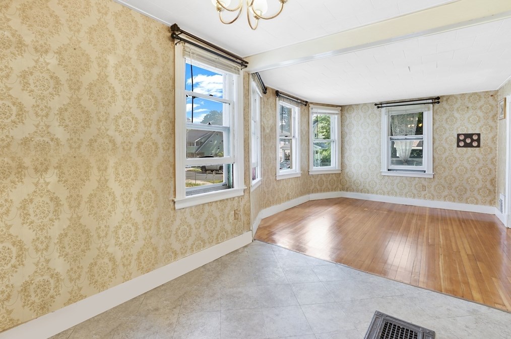 63 Edgewood St, Springfield MA 01109-3025 exterior