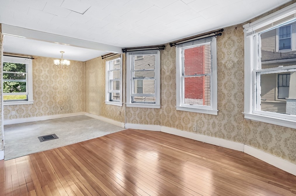 63 Edgewood St, Springfield MA 01109-3025 exterior